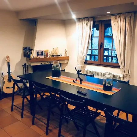 Spacious House In With Mountain View *