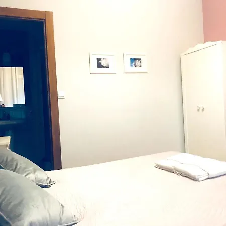 Spacious House In With Mountain View