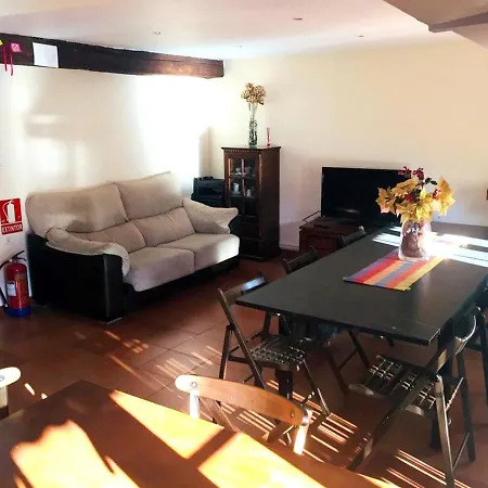 펜션 Spacious House In With Mountain View *