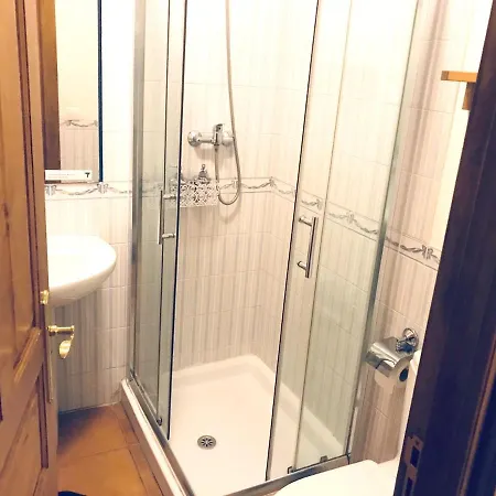 펜션 Spacious House In With Mountain View *