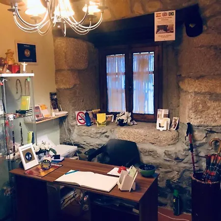 Spacious House In With Mountain View מולינסקה