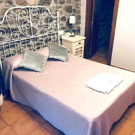 Spacious House In With Mountain View 펜션 몰리나세카