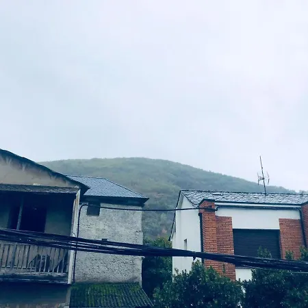 בית נופש Spacious House In With Mountain View