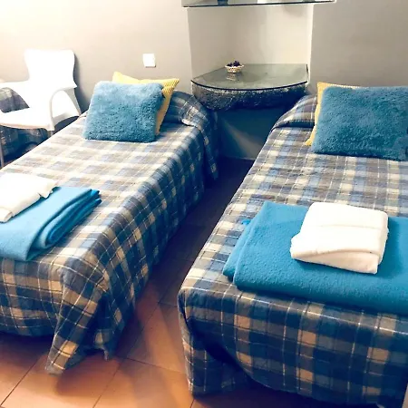 펜션 Spacious House In With Mountain View *