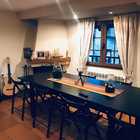Spacious House In With Mountain View
