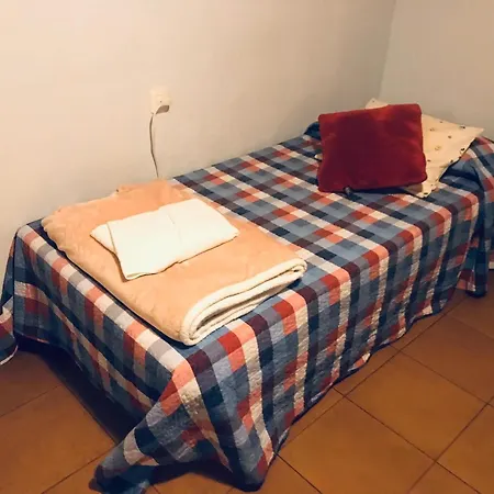 Spacious House In With Mountain View 펜션