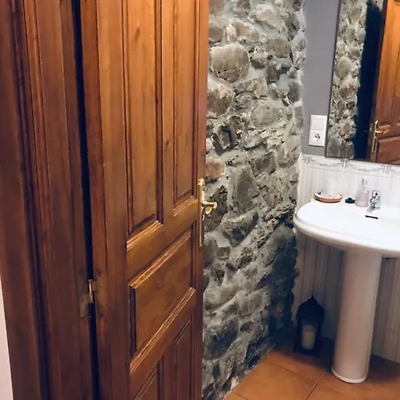 Spacious House In With Mountain View * 몰리나세카