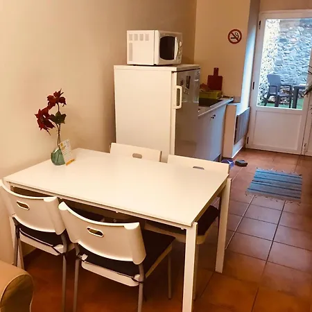 펜션 Spacious House In With Mountain View 몰리나세카