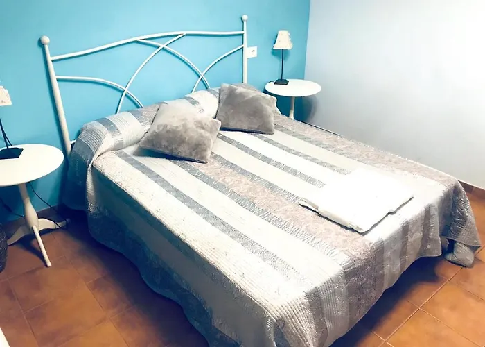 Spacious House In With Mountain View 펜션