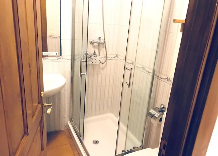 펜션 Spacious House In With Mountain View *