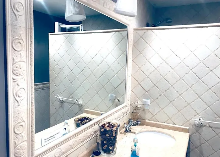 Spacious House In With Mountain View * 몰리나세카